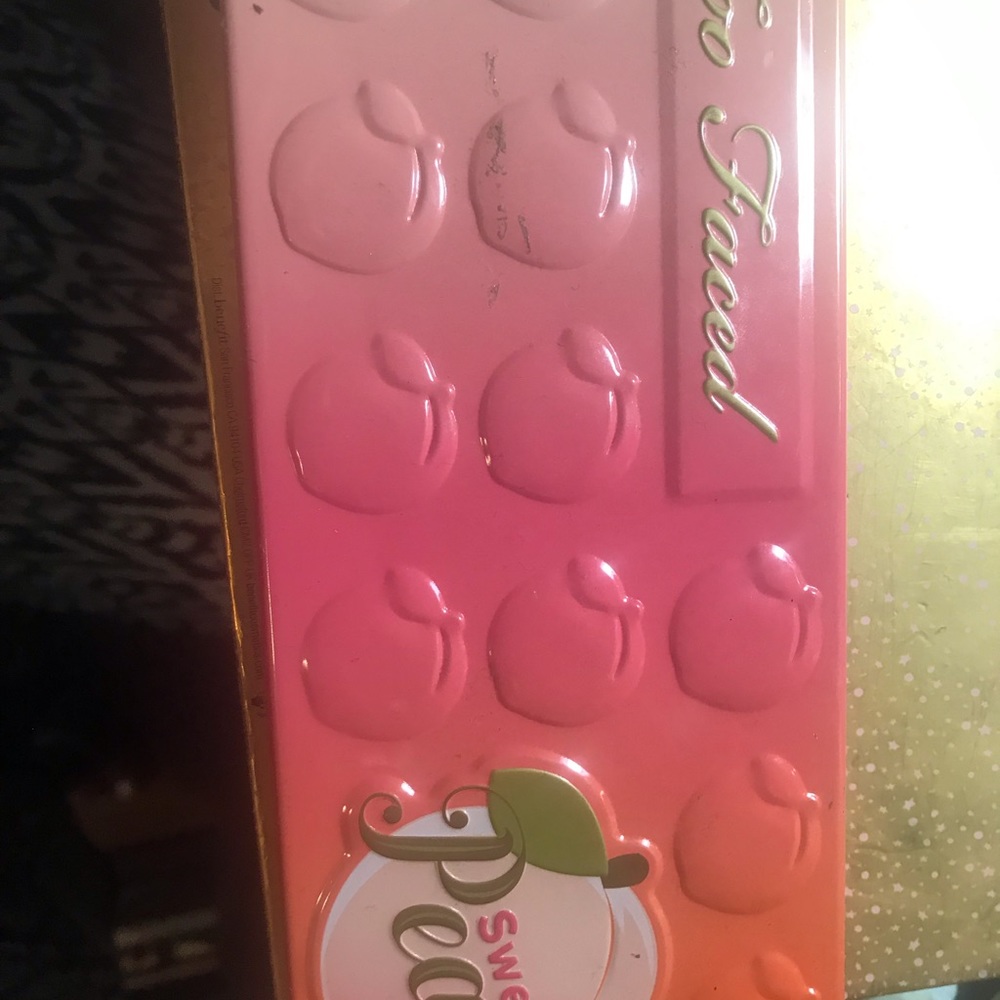 Too faced peach pallet
